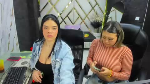 Ashley Giseth Arenas Molina online show from July 8, 1:37 pm