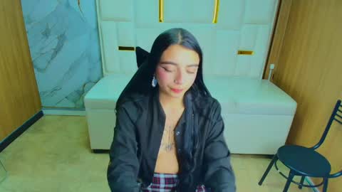 Snapshot of samantha_petite_tf chatting on May 3, 3:12 am Sami online show from May 3, 3:12 am