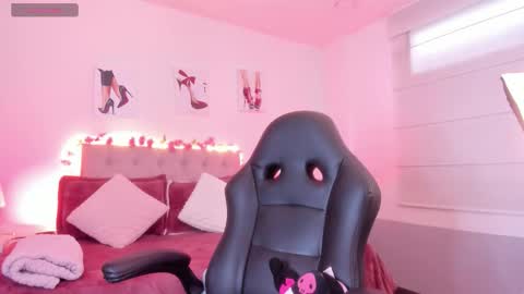 Snapshot of samantha_spike chatting on January 18, 6:55 pm Samantha online show from January 18, 6:55 pm