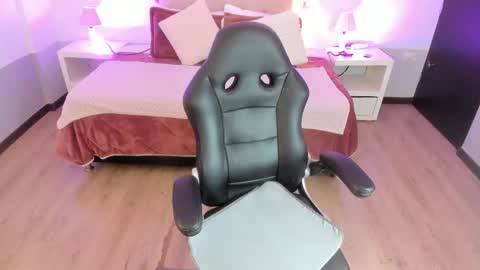 Snapshot of samantha_spike chatting on February 14, 7:54 pm Samantha online show from February 14, 7:54 pm