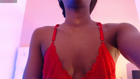 Snapshot of samanthaaross chatting on December 7, 12:02 pm online show from December 7, 12:02 pm