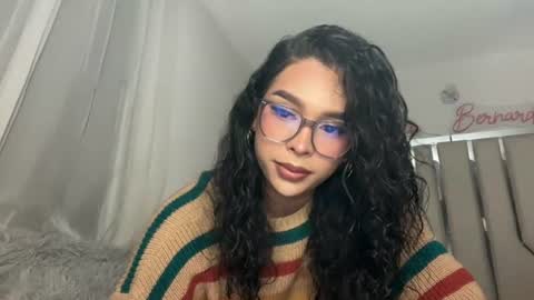 Snapshot of samanthabernardo_ chatting on July 18, 12:48 am Samantha Bernardo online show from July 18, 12:48 am