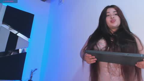 Samantha Ferrer online show from December 7, 10:06 pm