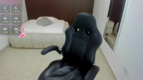   online show from April 12, 6:13 pm