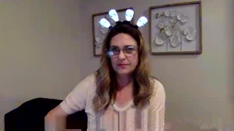 Snapshot of samanthavale chatting on October 30, 5:31 am Samantha Vale online show from October 30, 5:31 am