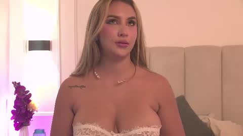 Snapshot of samanthavegga chatting on July 14, 7:19 pm Samantha Vega online show from July 14, 7:19 pm