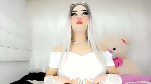 samanthax_xissadora1 online show from February 6, 7:45 am