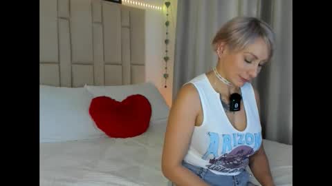 Snapshot of samanthaxmami chatting on March 7, 10:32 pm Samixmami online show from March 7, 10:32 pm