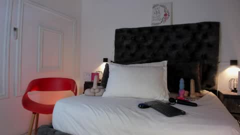 Snapshot of samara_warren77 chatting on May 14, 8:48 pm Samara Warren online show from May 14, 8:48 pm