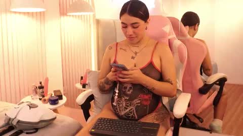 Snapshot of samaraa_collinss chatting on November 7, 3:45 pm samaraa_collinss online show from November 7, 3:45 pm