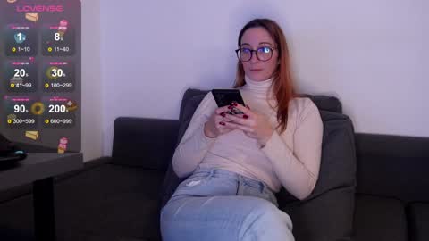Snapshot of samarafromthewell chatting on December 11, 12:44 am Samara From The Well online show from December 11, 12:44 am