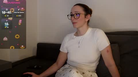 Snapshot of samarafromthewell chatting on December 20, 9:39 pm Samara From The Well online show from December 20, 9:39 pm