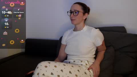 Snapshot of samarafromthewell chatting on December 21, 12:42 am Samara From The Well online show from December 21, 12:42 am