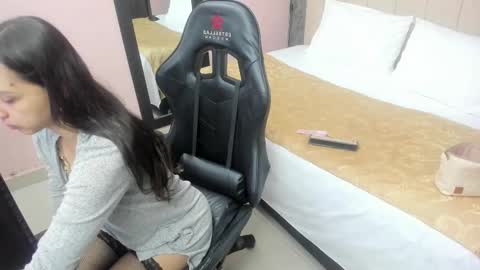 Sara  online show from February 18, 11:33 am