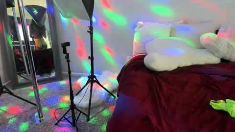 Yaya online show from February 10, 12:52 am