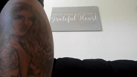 Yaya online show from March 6, 8:37 pm