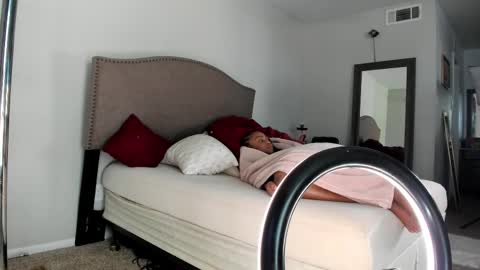 Yaya online show from September 13, 9:25 pm