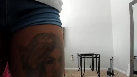 Yaya online show from September 29, 6:46 pm