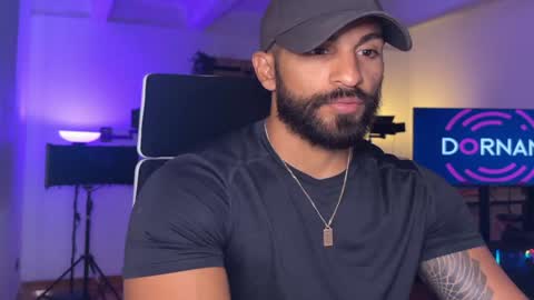 Sam Dornan online show from December 28, 5:25 pm