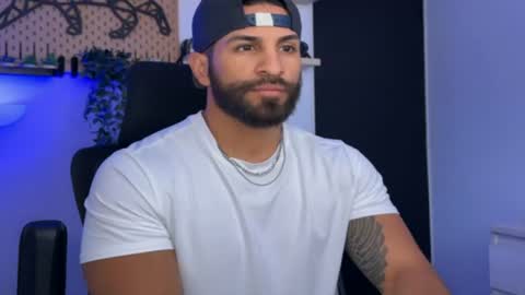 Sam Dornan online show from July 18, 1:37 pm