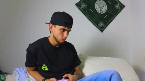 samevansx online show from December 17, 11:22 pm