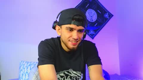 samevansx online show from December 18, 6:25 pm