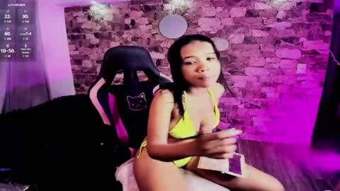 Snapshot of samiacooper25 chatting on April 21, 8:31 am samiacooper25 online show from April 21, 8:31 am