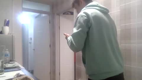 Snapshot of samiam381653 chatting on February 6, 5:49 pm samiam381653 online show from February 6, 5:49 pm