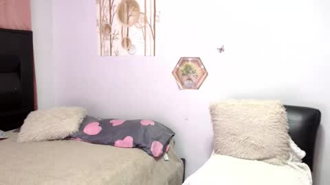 Snapshot of samira_lennox chatting on February 1, 7:23 pm SAMIRA online show from February 1, 7:23 pm