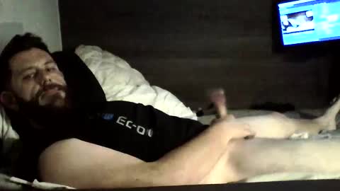 SingleNBored online show from October 11, 5:00 pm