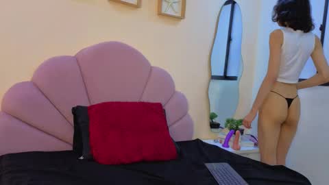 Snapshot of samm_angel chatting on June 5, 6:52 am samm_angel online show from June 5, 6:52 am