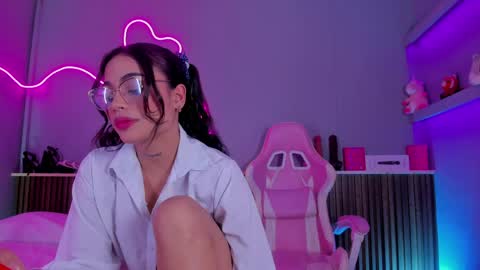 Sammy Rose online show from April 11, 9:30 pm