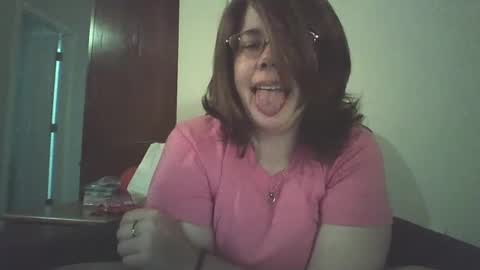 Snapshot of sammy_lyn chatting on March 3, 5:18 pm Sam online show from March 3, 5:18 pm