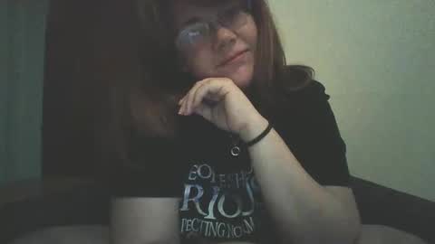 Snapshot of sammy_lyn chatting on December 3, 5:55 pm Sam online show from December 3, 5:55 pm