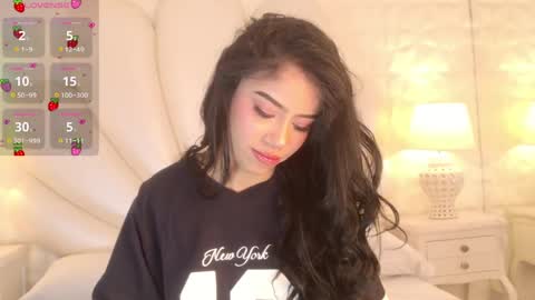 Snapshot of sammyjhuls chatting on June 5, 11:49 am samanta online show from June 5, 11:49 am