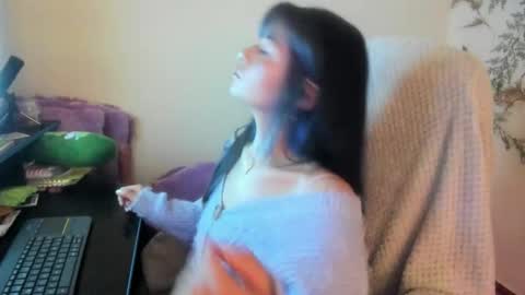   online show from October 29, 10:50 am