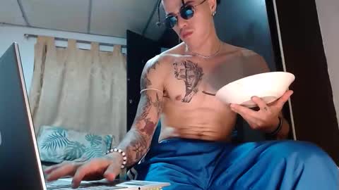 sammy model independiente online show from March 26, 12:28 am