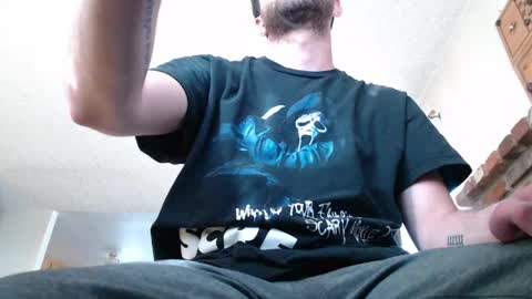 Snapshot of samthebully chatting on April 29, 11:33 pm SamTheBully online show from April 29, 11:33 pm