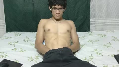 Snapshot of samuel_hills_ii chatting on February 23, 12:35 pm samuel_hills_ii online show from February 23, 12:35 pm