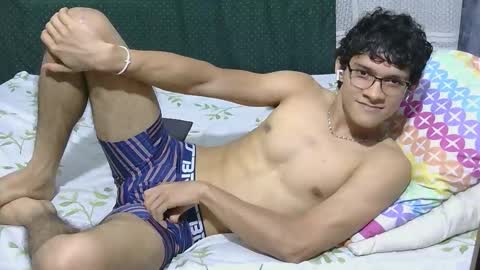 Snapshot of samuel_hills_ii chatting on February 24, 7:34 pm samuel_hills_ii online show from February 24, 7:34 pm