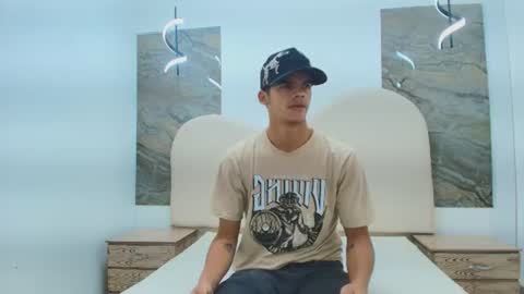 Snapshot of samuel_wyatt chatting on June 10, 12:37 pm SAMUEL online show from June 10, 12:37 pm