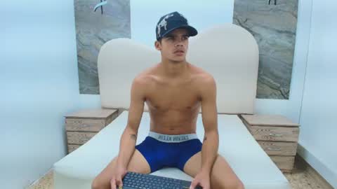 Snapshot of samuel_wyatt chatting on June 11, 12:58 pm SAMUEL online show from June 11, 12:58 pm