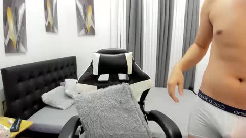 Sam online show from December 2, 6:19 am