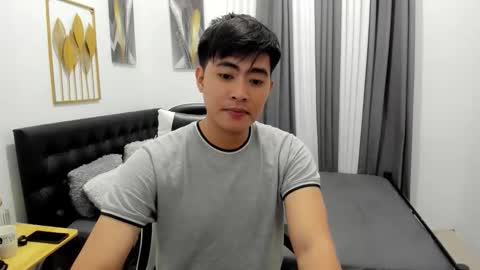 Snapshot of samuelangelo chatting on May 7, 2:22 pm Sam online show from May 7, 2:22 pm