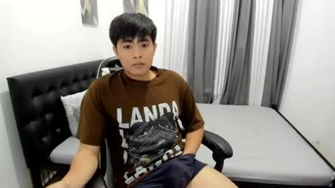 Snapshot of samuelangelo chatting on July 8, 12:42 pm Sam online show from July 8, 12:42 pm
