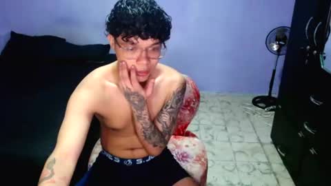 Snapshot of samuelmorax chatting on June 15, 10:56 pm samuelmorax online show from June 15, 10:56 pm