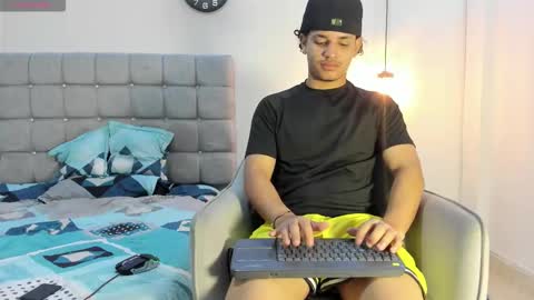 samxx_muscle online show from September 10, 1:44 pm