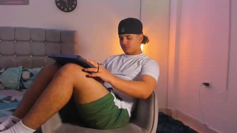 samxx_muscle online show from November 29, 1:25 pm