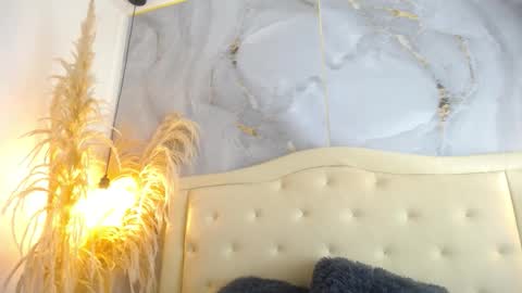 S A M A N T H A  online show from December 4, 3:43 pm