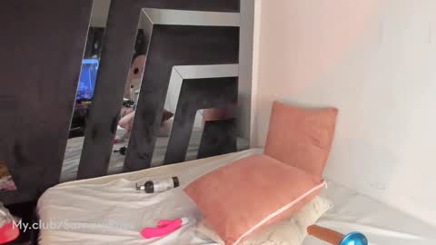 Find me at  when im offline here. online show from December 6, 9:57 pm